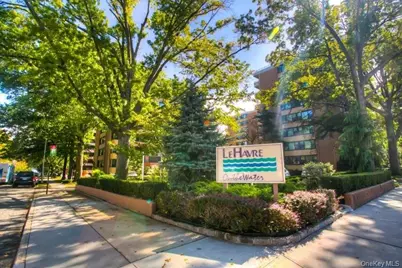 162-30 Powells Cove Boulevard #2C, Whitestone, NY 11357 - Photo 1