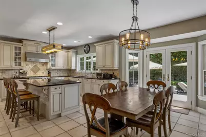 50 Eastwoods Court, Roslyn, NY 11576 - Photo 15