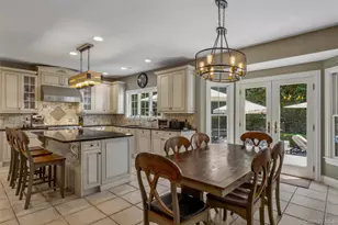 50 Eastwoods Ct, Roslyn, NY 11576 - Photo 15