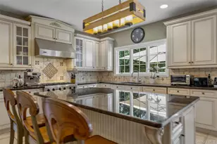50 Eastwoods Ct, Roslyn, NY 11576 - Photo 13