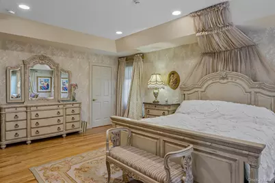 50 Eastwoods Court, Roslyn, NY 11576 - Photo 25