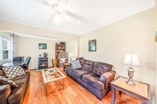 123 Clinton Ave, Patchogue, NY 11772 - Photo 5