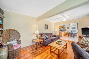 123 Clinton Ave, Patchogue, NY 11772 - Photo 7