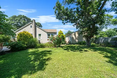 123 Clinton Avenue, Patchogue, NY 11772 - Photo 21
