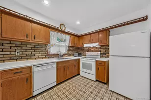 37 Julie Dr, Hopewell Junction, NY 12533 - Photo 13
