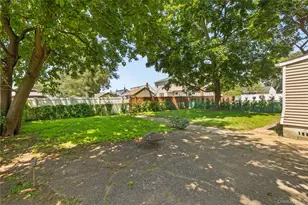 163 Buffalo Ave, Lindenhurst, NY 11757 - Photo 15