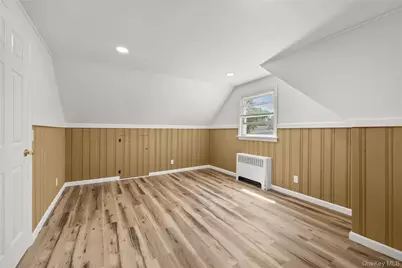 163 Buffalo Avenue, Lindenhurst, NY 11757 - Photo 11