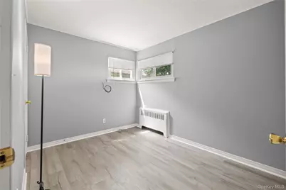 163 Buffalo Avenue, Lindenhurst, NY 11757 - Photo 9