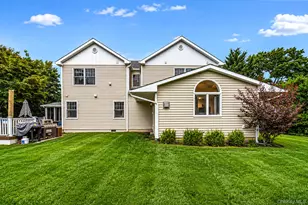 15 Kirby Ln, Commack, NY 11725 - Photo 37