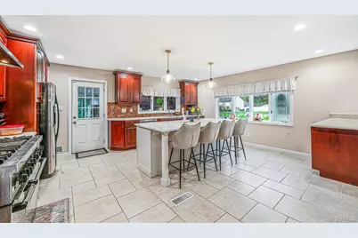 15 Kirby Lane, Commack, NY 11725 - Photo 5