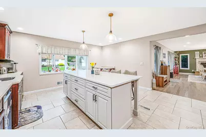 15 Kirby Lane, Commack, NY 11725 - Photo 9