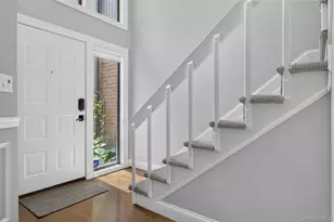 62 Wimbledon Dr, Roslyn, NY 11576 - Photo 3