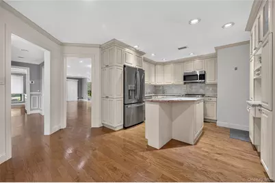 62 Wimbledon Drive, Roslyn, NY 11576 - Photo 21