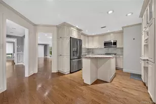 62 Wimbledon Dr, Roslyn, NY 11576 - Photo 21