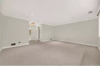 62 Wimbledon Drive, Roslyn, NY 11576 - Photo 25