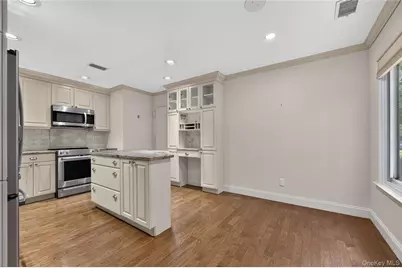 62 Wimbledon Drive, Roslyn, NY 11576 - Photo 19