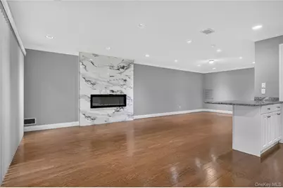 62 Wimbledon Drive, Roslyn, NY 11576 - Photo 17