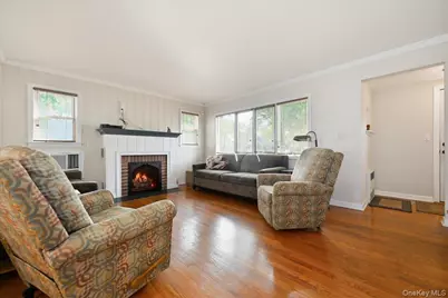 43 Scott Street, New Hyde Park, NY 11040 - Photo 5