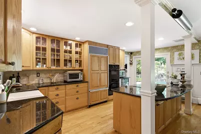 7 Private Road, Huntington, NY 11743 - Photo 19