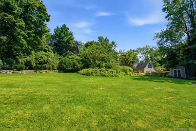 7 Private Road, Huntington, NY 11743 - Photo 37