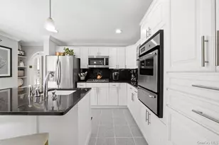 121 Newport Rd, Yonkers, NY 10710 - Photo 11