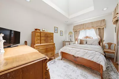 121 Newport Road, Yonkers, NY 10710 - Photo 25