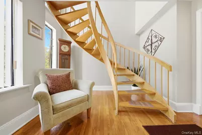 121 Newport Road, Yonkers, NY 10710 - Photo 5