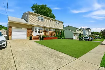 23 Hampshire Drive, Farmingdale, NY 11735 - Photo 1