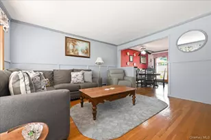 23 Hampshire Dr, Farmingdale, NY 11735 - Photo 5