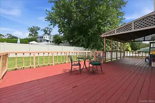 23 Hampshire Dr, Farmingdale, NY 11735 - Photo 27