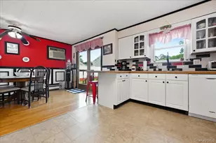 23 Hampshire Dr, Farmingdale, NY 11735 - Photo 11
