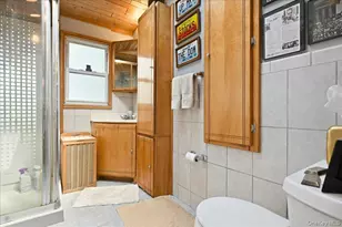 23 Hampshire Dr, Farmingdale, NY 11735 - Photo 21
