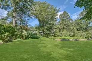 35 Saxon Woods Rd, White Plains, NY 10605 - Photo 3