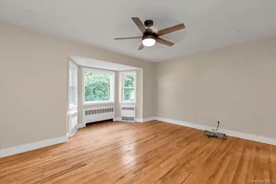 10 Stratton, Huntington Station, NY 11746 - Photo 3