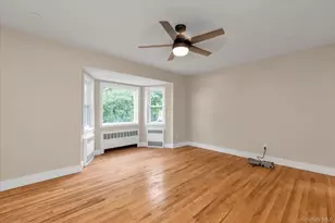 10 Stratton, Huntington Station, NY 11746 - Photo 3