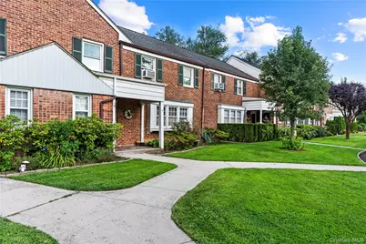 17 Robins Crescent #17, New Rochelle, NY 10801 - Photo 3