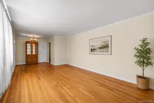17 Robins Crescent, New Rochelle, NY 10801 - Photo 5