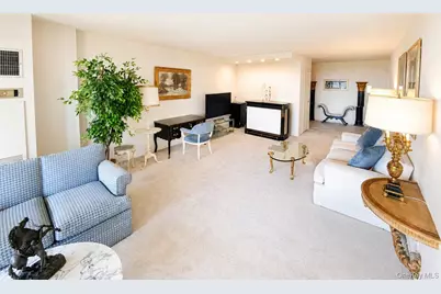 27110 Grand Central Parkway #17L, Floral Park, NY 11005 - Photo 5
