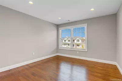 11 Lillian Lane, Plainview, NY 11803 - Photo 17