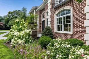 898 Chicken Valley Rd, Locust Valley, NY 11560 - Photo 33