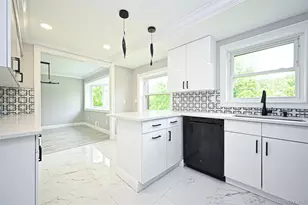 13-15 143rd St, Whitestone, NY 11357 - Photo 9