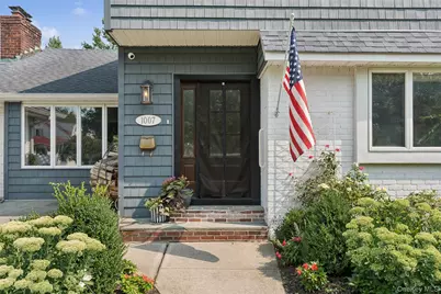 1007 Stafford Road, Valley Stream, NY 11580 - Photo 3