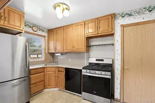 52 Narcissus Ave, Jericho, NY 11753 - Photo 11
