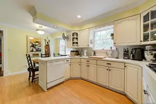 174 Lodge Ave, Huntington Station, NY 11746 - Photo 5
