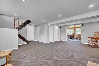 727 Peter Paul Drive, West Islip, NY 11795 - Photo 15