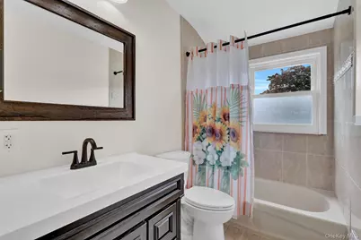 727 Peter Paul Drive, West Islip, NY 11795 - Photo 13