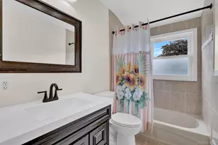 727 Peter Paul Dr, West Islip, NY 11795 - Photo 13