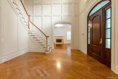 171 Stillwell Lane, Syosset, NY 11791 - Photo 5