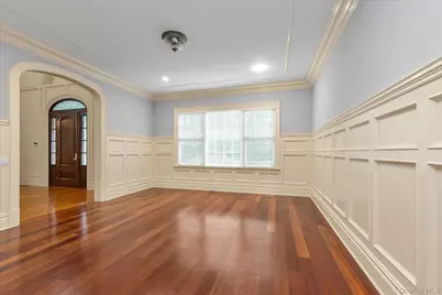 171 Stillwell Lane, Syosset, NY 11791 - Photo 9
