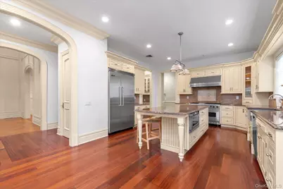 171 Stillwell Lane, Syosset, NY 11791 - Photo 11